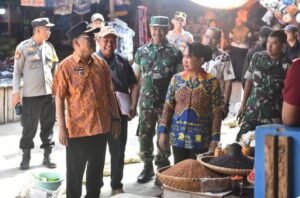 Bupati Tana Toraja Sidak Pasar Makale, Pastikan Harga dan Stok Bahan Pokok Stabil
