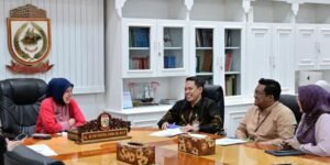 Wali Kota Makassar dan Wamen PKP Tinjau Permukiman Kumuh di Pannampu, Dorong Pembangunan Hunian Vertikal